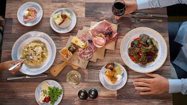 Royal Caribbean - Dining at Jamie's Italian on Symphony of the Seas
